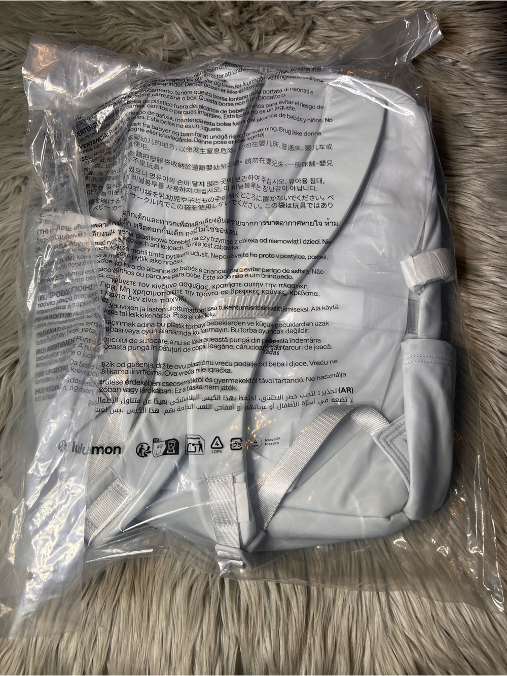 NWT lululemon new crew backpack - Picture 5 of 5